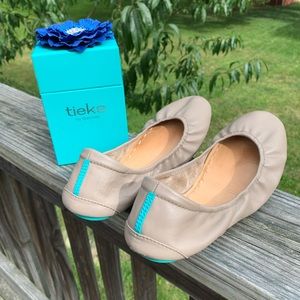 Size 9 Taupe Tieks